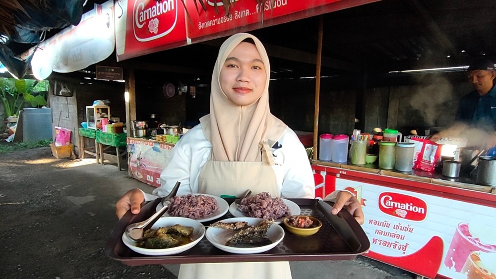 ยอดขายปังไม่ตกยุค! "ข้าวเหนียวปลาเค็ม" เมนูห้ามพลาดอาหารวัฒนธรรม ร้านในตำนาน 40 ปี 
