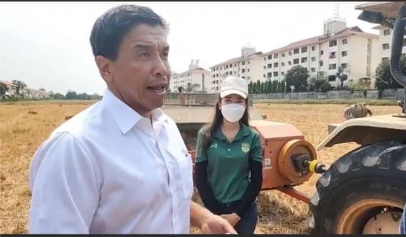 “ชัชชาติ” หนุนเกษตรกรใช้เครื่องอัดฟาง  อัดงบปี 67 หวังช่วยลดปัญหา PM2.5