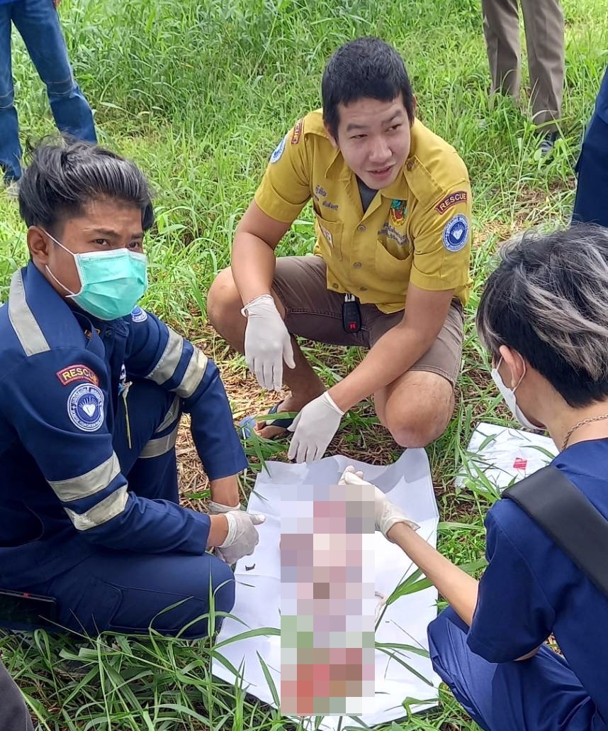 สุดสลด!! พบศพทารกแรกเกิดถูกทิ้งข้างสระน้ำสวนสาธารณะหนองนารี 