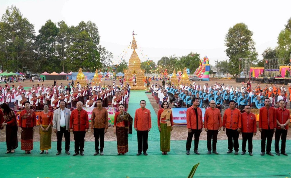 เริ่มแล้ว! บุญคูณลานดอนจาน กาฬสินธุ์ ขนข้าวขึ้นเล้า กินหลามปลา กระตุ้นท่องเที่ยวอีสาน