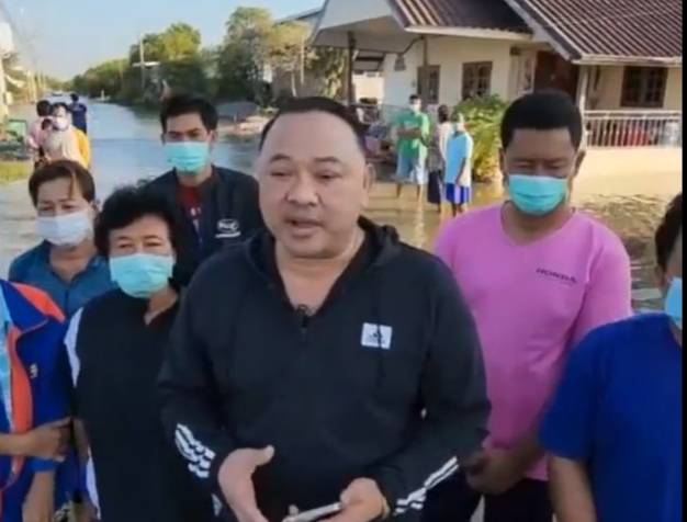 ร้อง“นายก อบต.พันท้ายฯ” เหตุน้ำทะเลหนุนสูงทำท่วมถนน "ลั่นหลังปีใหม่จัดงบด่วน ยกระดับพื้นถนน"