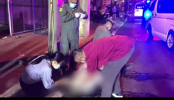 "หนุ่มเมียนมา" ซิ่งบิ๊กไบค์หักหลบเก๋งชนบาทวิถีดับ