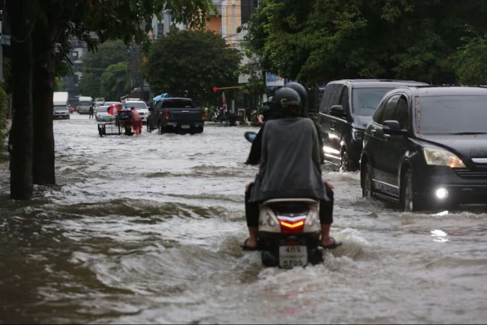 “รัฐบาล” สั่งด่วน! ตั้งวอร์รูม 24 ชม. รับมือน้ำท่วม-ภัยแล้งภาคเหนือ ปลดล็อกงบฉุกเฉินช่วยประชาชนทันที