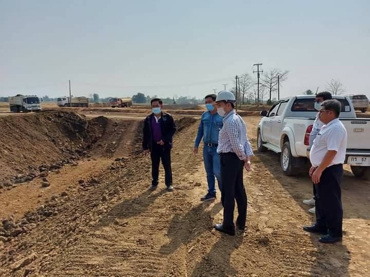 สำนักงานก่อสร้างชลประทานขนาดใหญ่ที่ 4 ประชุมติดตามความก้าวหน้าและรับทราบปัญหาอุปสรรคของงานจ้างก่อสร้าง โครงการเขื่อนทดน้ำผาจุก 