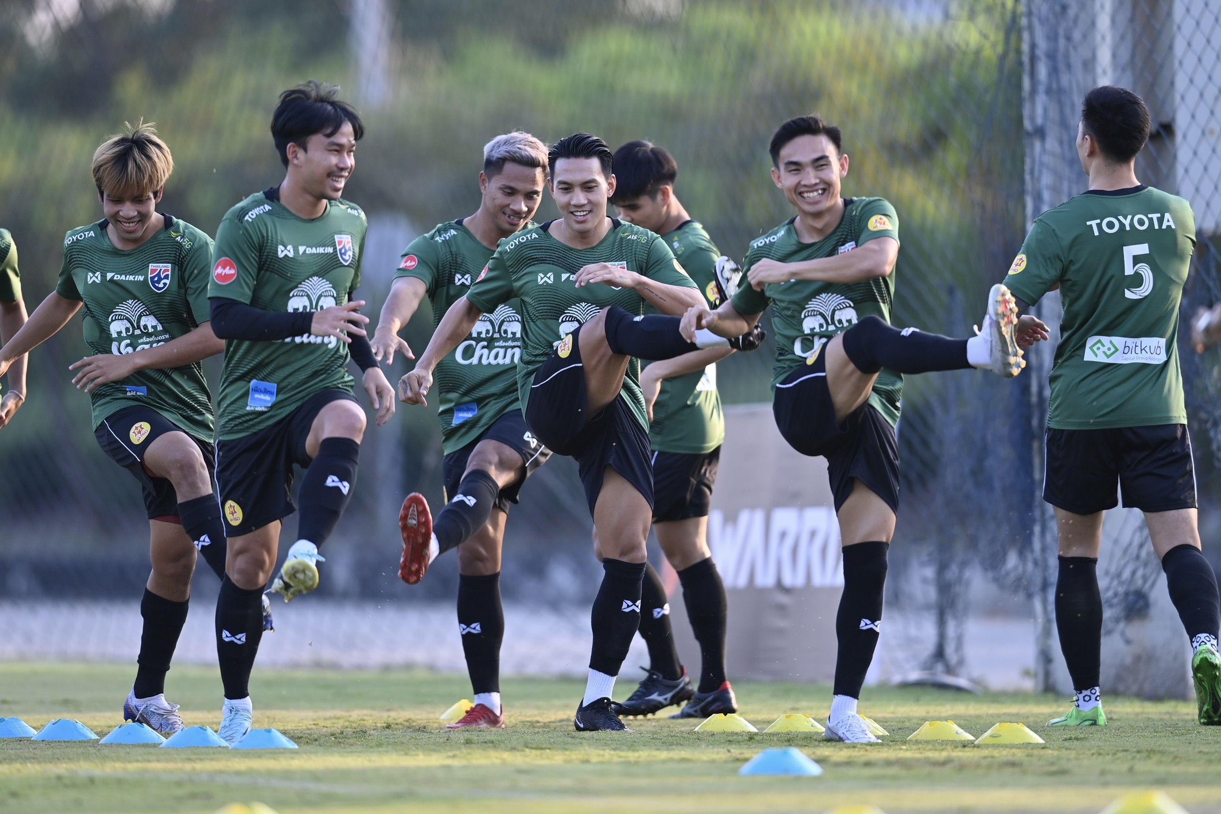 "ลีซอ" สมทบซ้อมกับช้างศึกชุดใหญ่ ก่อนลงเตะเทสติโมเนียล แมตช์ กับไต้หวัน