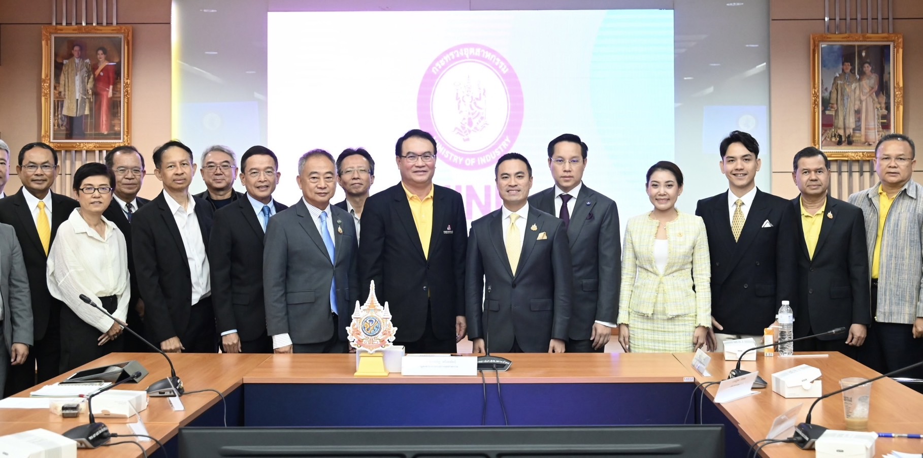 "เอกนัฏ" เรียกกลุ่มอุตสาหกรรมเหล็ก-ส.อ.ท.-10 สมาคมเหล็กถกเร่งแก้วิกฤติอุตฯเหล็กไทย