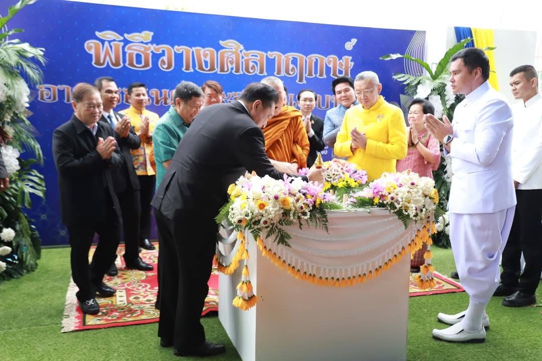  รมว.ศึกษาธิการลงพื้นที่ติดตามการขับเคลื่อนนโยบายการศึกษาในจังหวัดอ่างทอง