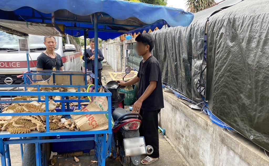 ตม.1 กวาดล้างต่างด้าวลอบเร่ขายผลไม้ตามฤดูกาล แย่งอาชีพคนไทย 