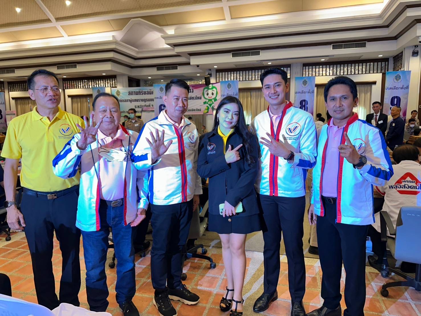 "มาดามหยก" นำทัพ 10  ผู้สมัคร ส.ส. เชียงใหม่ “พรรครวมแผ่นดิน” ลงสู้ศึกเลือกตั้ง