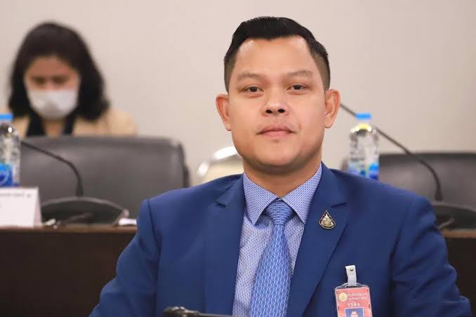 “ธนกร” มั่นใจเลือกตั้งสมัยหน้า พปชร.กวาด ส.ส.ใต้เพิ่ม โวผลงานรัฐบาลเพียบบอก “บิ๊กตู่” เน้นทำมากกว่าพูด
