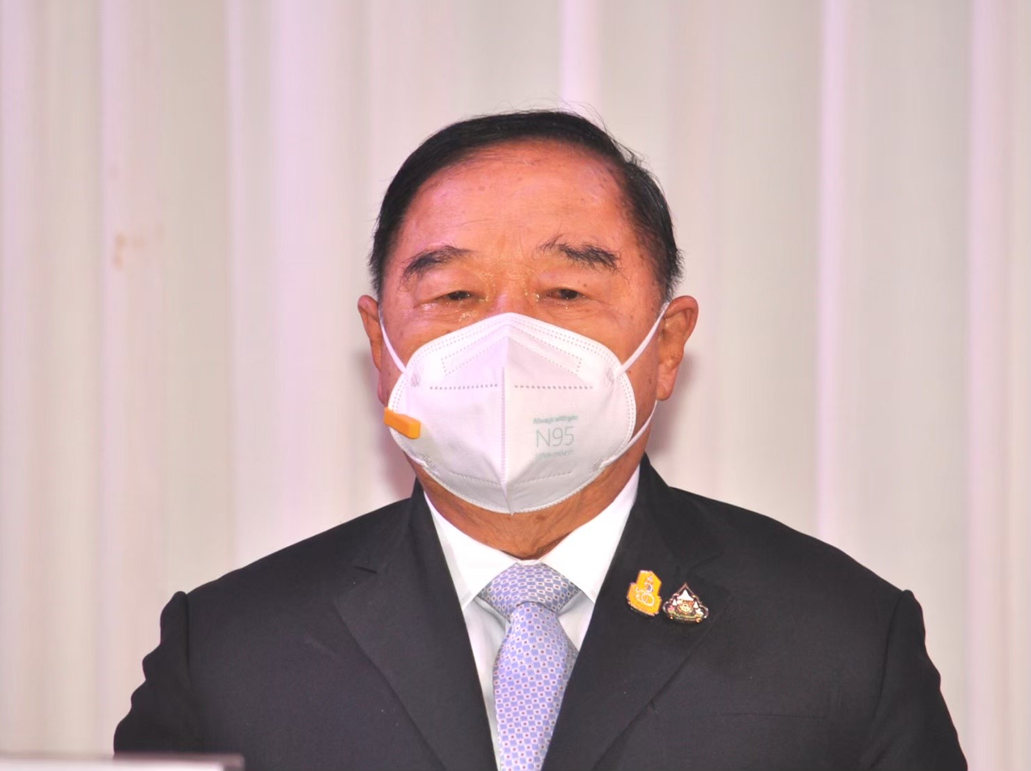 “บิ๊กป้อม” เสียใจครอบครัวผู้เสียชีวิต เหตุกราดยิงศูนย์เด็กเล็ก ชี้จากยาเสพติด