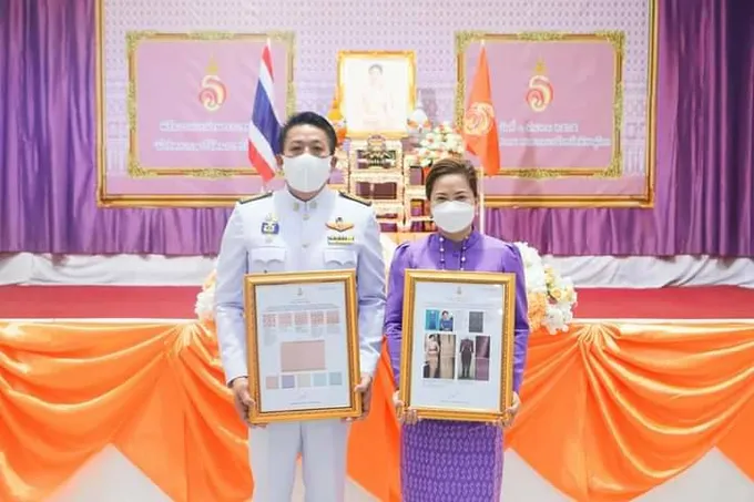 นายก อบจ.พิษณุโลก พร้อมภริยา  ร่วมพิธีพระราชทาน "ผ้าขิดลายนารีรัตนราชกัญญา"