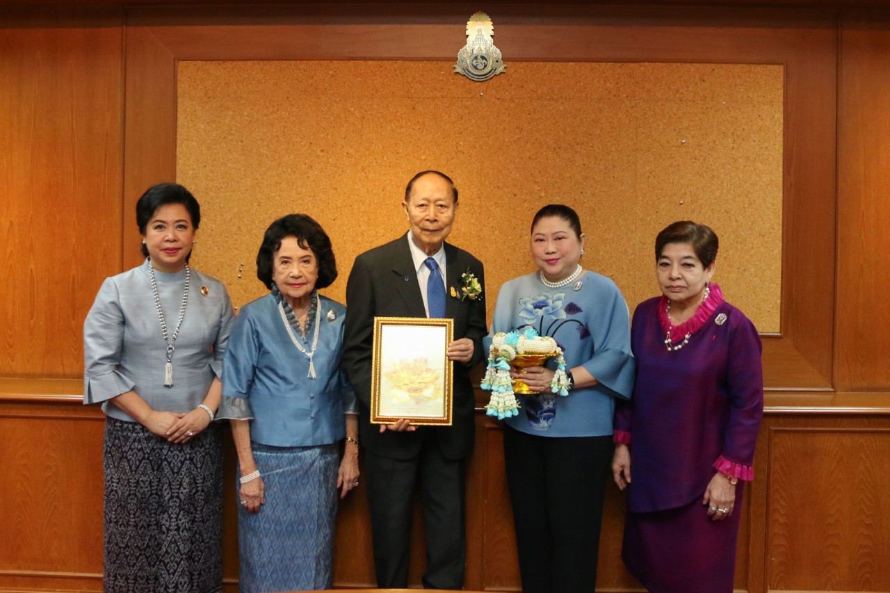 ร่วมแสดงความยินดีกับ พลเรือเอก นายแพทย์ หม่อมเจ้าปุสาณ สวัสดิวัตน์ คนดีศรีแพทย์ทหาร