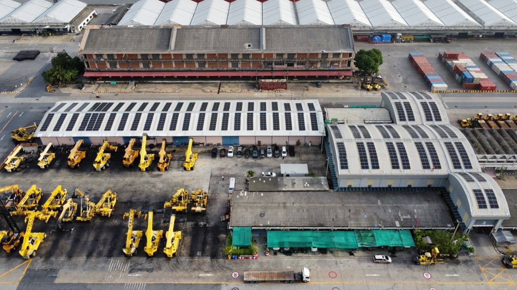 "รมช.มนพร" หนุนท่าเรือฯ ใช้พลังงานสะอาด ติดตั้ง Solar Rooftop บนหลังคาโรงพักสินค้า ผลิตไฟฟ้าจากแสงอาทิตย์ 5 ล้านกิโลวัตต์/ปี ก้าวเป็นท่าเรือสีเขียวชั้นนำ