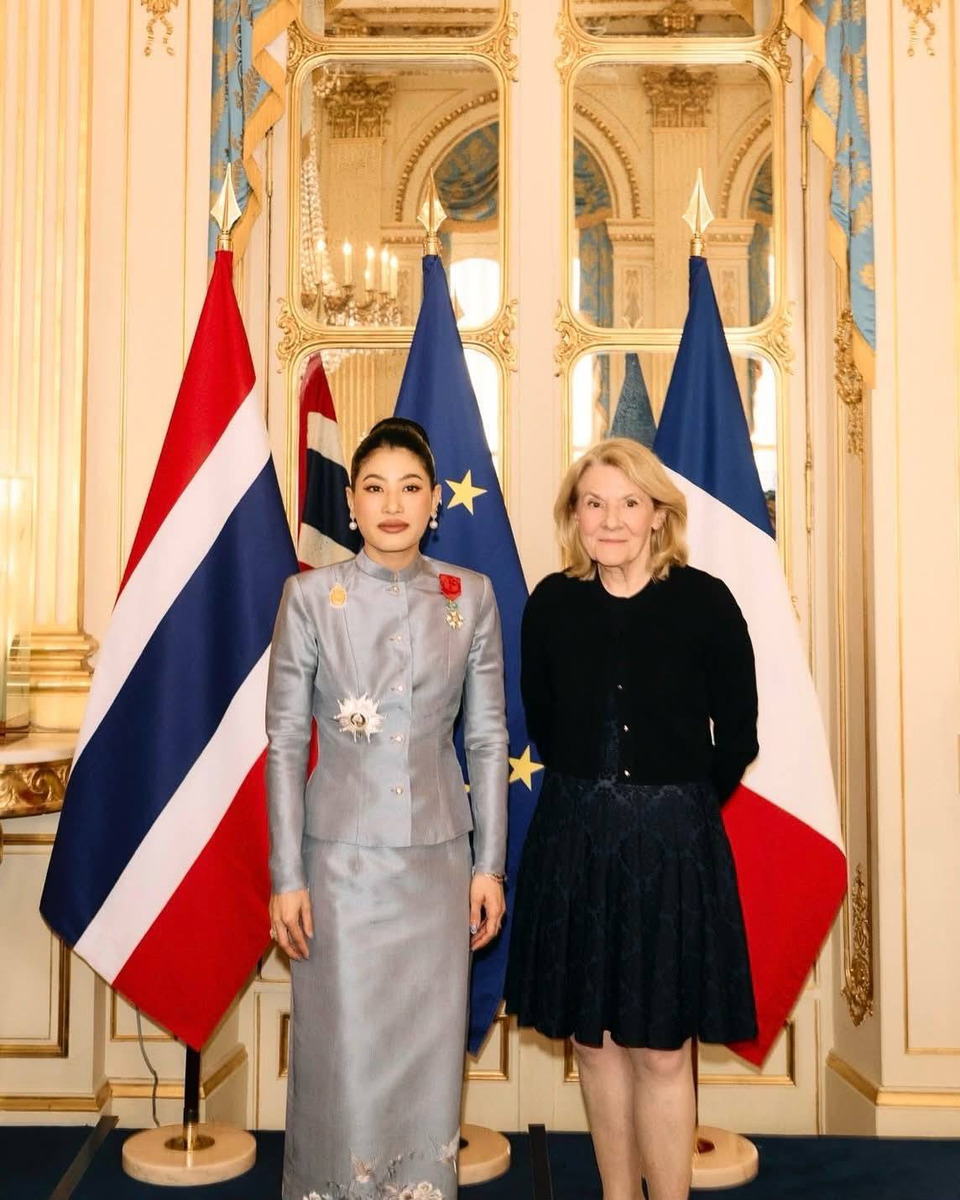 ฝรั่งเศส ทูลเกล้าฯ ถวายเครื่องอิสริยาภรณ์ ชั้นสูงแด่ “เจ้าฟ้าสิริวัณณวรี” ณ กรุงปารีส 