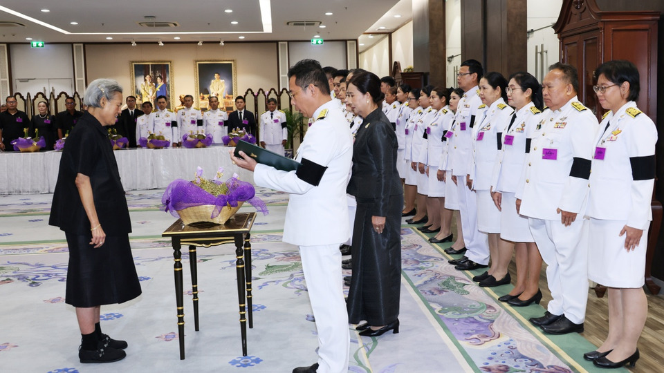 กรมสมเด็จพระเทพฯ พระราชทานพระราชวโรกาสให้คณะบุคคลเฝ้าฯ