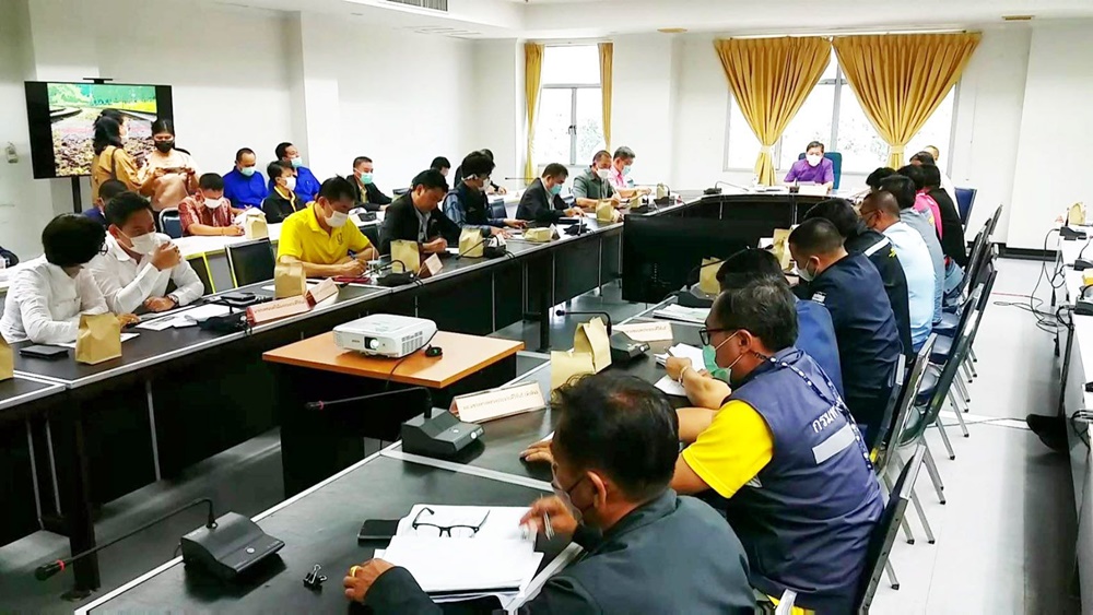 พ่อเมืองประจวบฯ ประสานการรถไฟฯ แก้ปัญหาน้ำท่วมพื้นที่ก่อสร้างรถไฟทางคู่