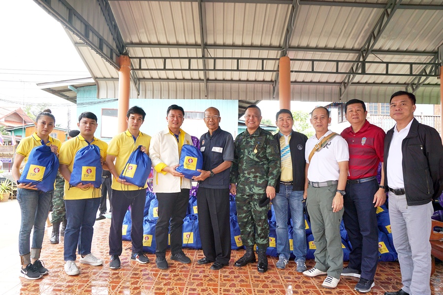 ทิพยประกันชีวิต ลงพื้นที่ช่วยน้ำท่วม อยุธยาและอ่างทอง 