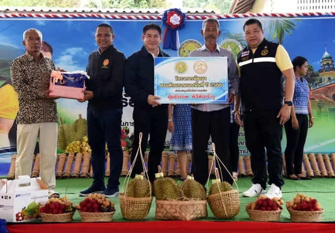 อธิบดีกรมข้าว ร่วมคณะ "รมว.ธรรมนัส" ลงพื้นที่ 3 จว.ชายแดนใต้ รับฟังปัญหาพี่น้องเกษตรกร 