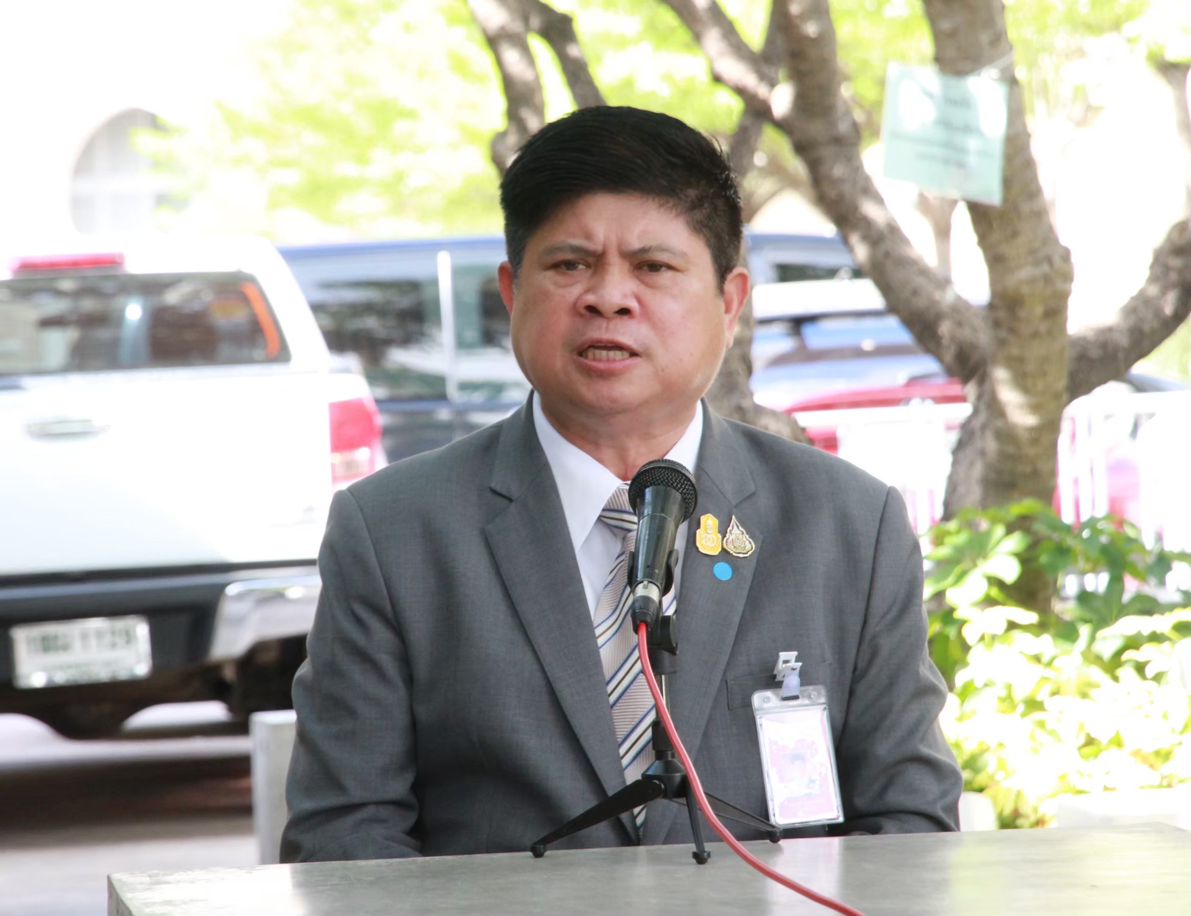 "แรมโบ้" ย้อน "โอ๊ค" ยุค "พ่อ-อาปู" พัฒนาประเทศอะไรบ้าง นอกจากออก "กม.นิรโทษกรรมสุดซอย"  จนถูกขับไล่