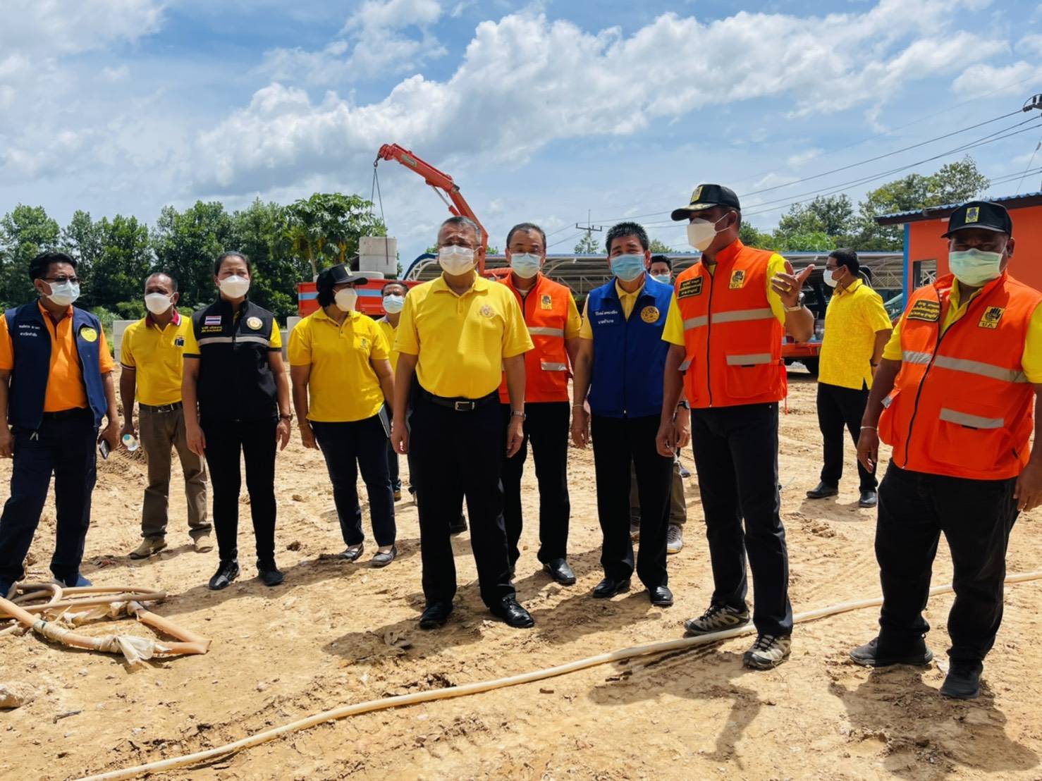สุราษฎร์ธานี ลงพื้นที่ตรวจจุดเจาะบ่อน้ำตื้นแก้ปัญหาขาดแคลนน้ำ 82 บ่อใน 4 อำเภอ พร้อมตั้งสำนักงาน ปภ.ส่วนหน้าโซนเหนือที่ อ.ท่าชนะ รับมืออุทกภัย