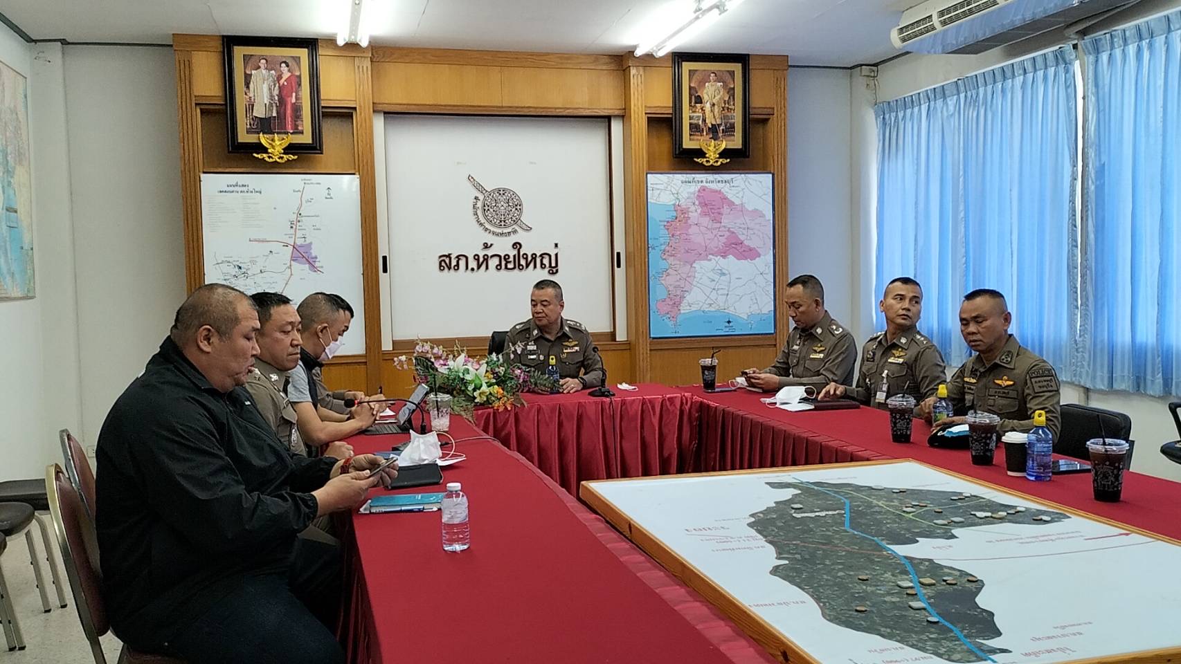 ผบช.ภ.2 ประชุมระดมกำลังทีมล่ามือปืนปริศนา รัว 3 นัด ดับอดีตวิศวกรเมืองผู้ดี  