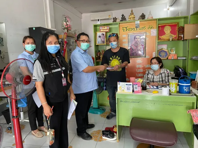 ออกตรวจเยี่ยมเฝ้าระวังการจัดการด้านอนามัยสิ่งแวดล้อมของร้านอาหารร้านตัดผม-ร้านเสริมสวย จ.หนองคาย