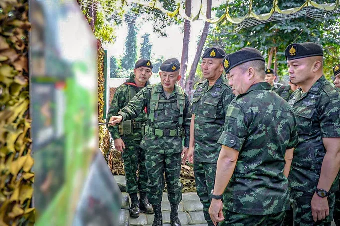 ผบ.ศูนย์ปฏิบัติการกองทัพบก ตรวจเยี่ยมหน่วยกำลังป้องกันชายแดนในพื้นที่กองกำลังสุรนารี