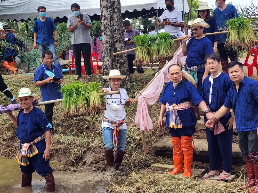 การเมืองพิจิตรระอุแน่!! "ไพฑูรย์ แก้วทอง" ฉลองวันเกิด 500 โต๊ะ เปิดตัวว่าที่ผู้สมัคร ส.ส.พิจิตร ทั้ง 3 เขต  