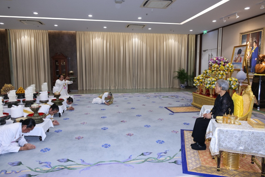 กรมสมเด็จพระเทพฯ เสด็จออกแทนพระองค์ รับคณะพราหมณ์พระราชพิธีตรียัมพวาย–ตรีปวาย เฝ้าฯ ถวายพระพรชัยมงคล พร้อมทูลเกล้า ฯ ถวายสิ่งของเครื่องพิธี