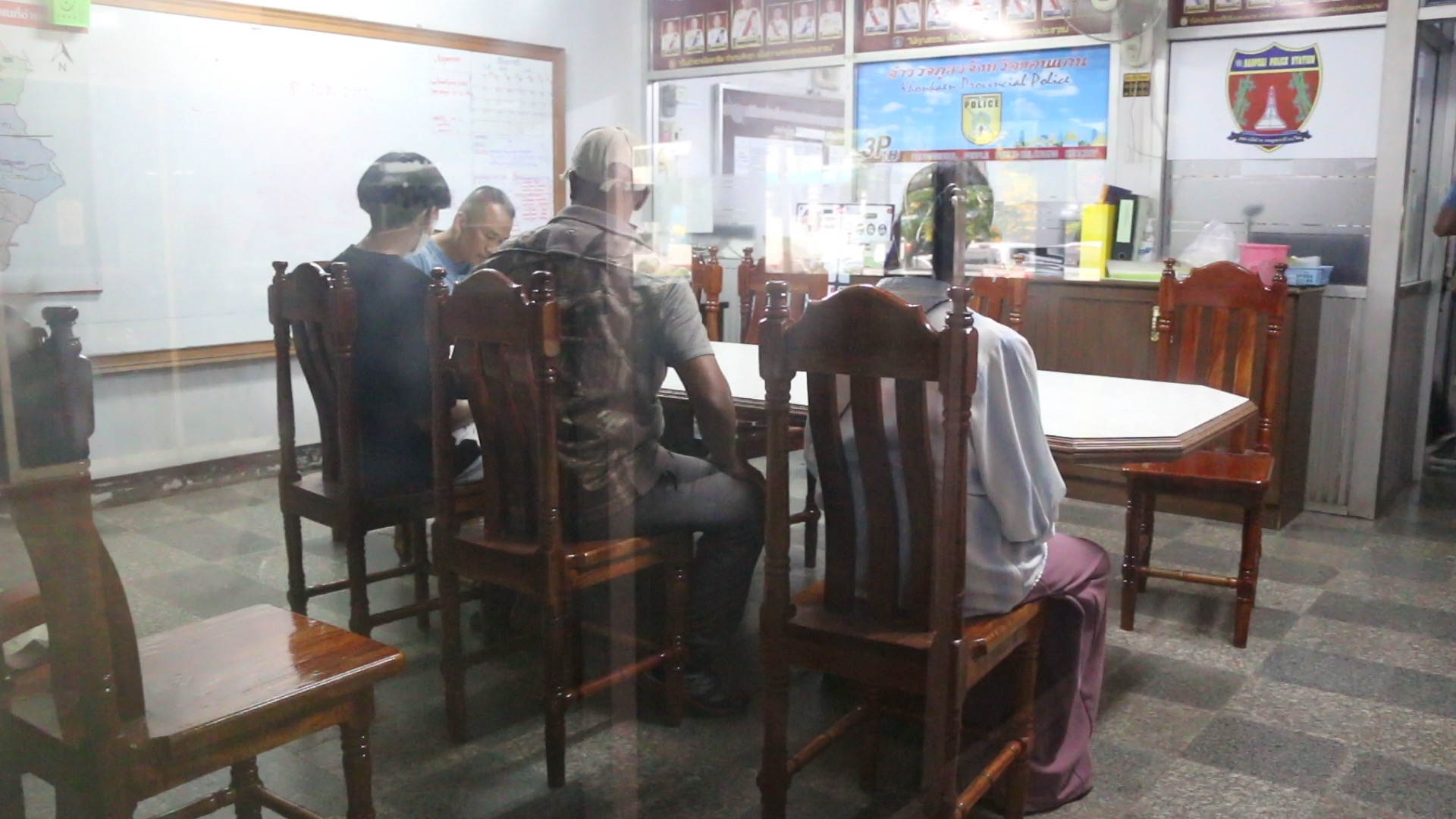 พ่อพาลูกชายเข้าแจ้งความ หลังมีชายแปลกหน้าแอบถ่ายภาพ ขณะเข้าห้องน้ำภายในปั๊มน้ำมันที่ขอนแก่น