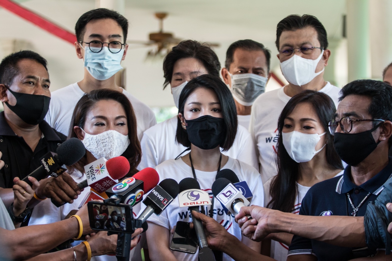  6 ส.ส.ดาวฤกษ์ พปชร. หนุน "ลุงป้อม" หัวหน้าพรรค เหตุทุกคนให้ความเคารพ มั่นใจ ผู้ใหญ่ ใช้ความยุติธรรมตั้ง กก.บห.ชุดใหม่