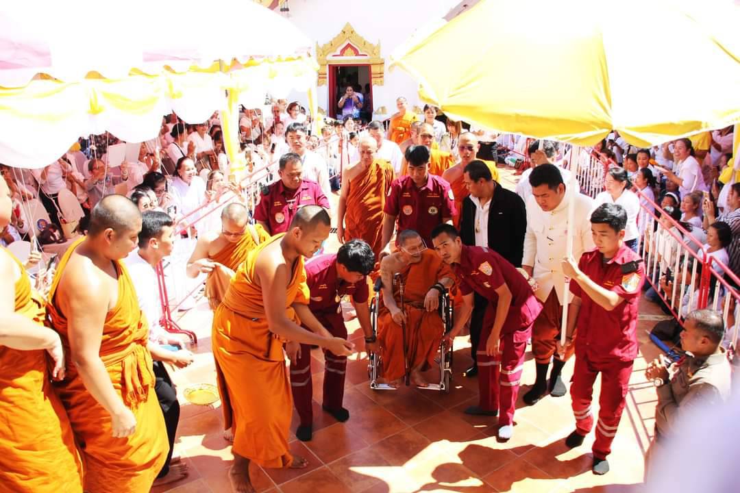 สกลนคร หลวงปู่ศิลานั่งปรกเหรียญรุ่นเจ้าสัว รุ่นมหาเศรษฐี