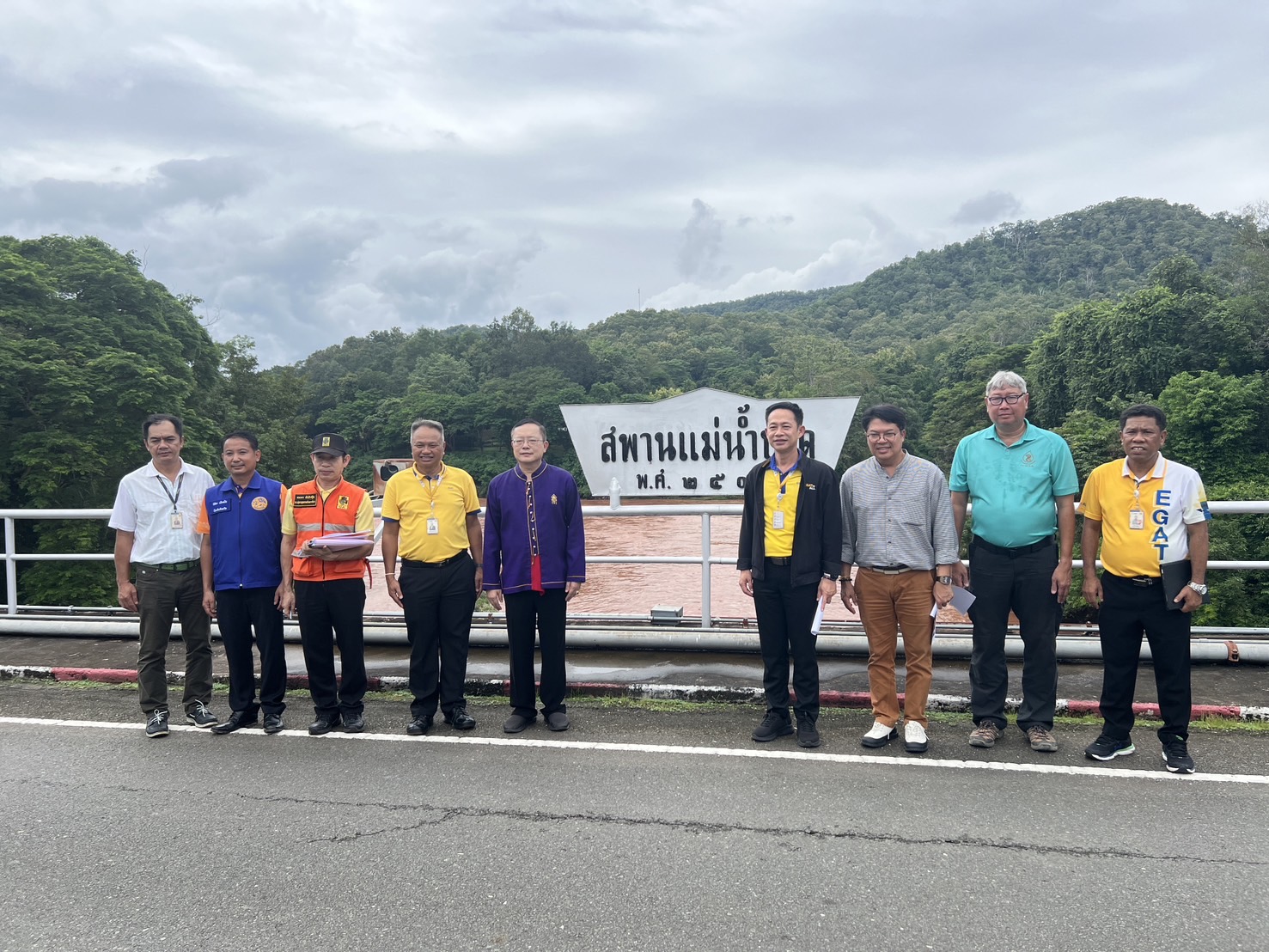 ชป.อุตรดิตถ์ร่วมลงพื้นที่ติดตามเฝ้าระวังสถานการณ์น้ำบริเวณแม่น้ำปาดเขื่อนสิริกิติ์  
