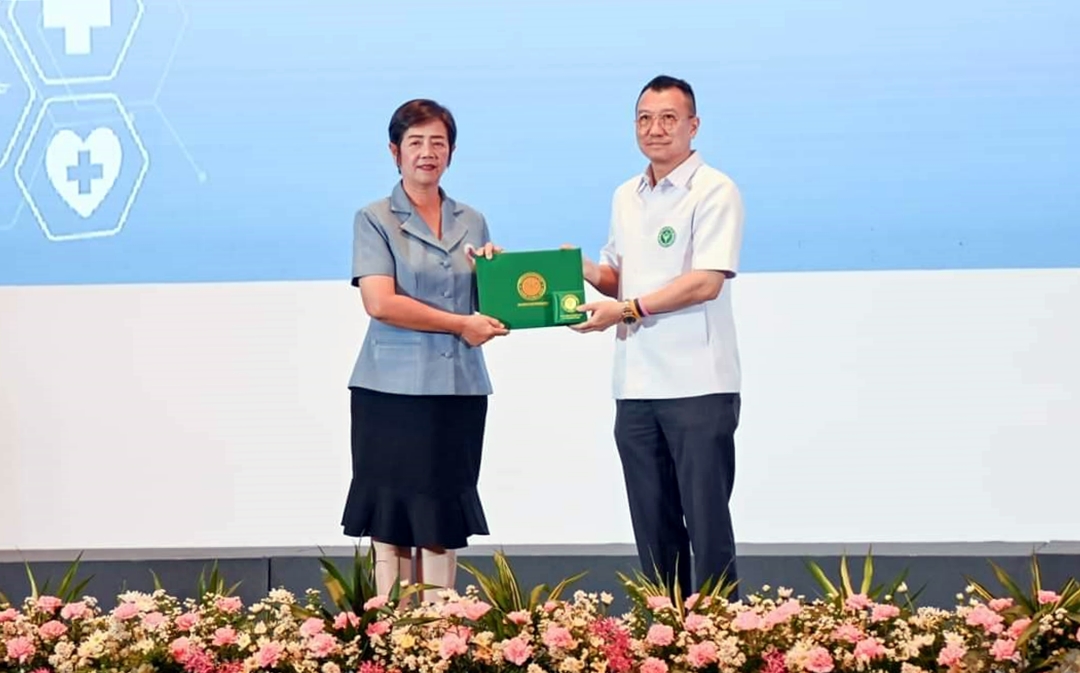 อสม.กาญจนบุรี ร่วมรับรางวัล "อสม.ดีเด่น" ระดับเขต ในงาน "วันอาสาสมัครสาธารณสุขแห่งชาติ ประจำปี 2566"