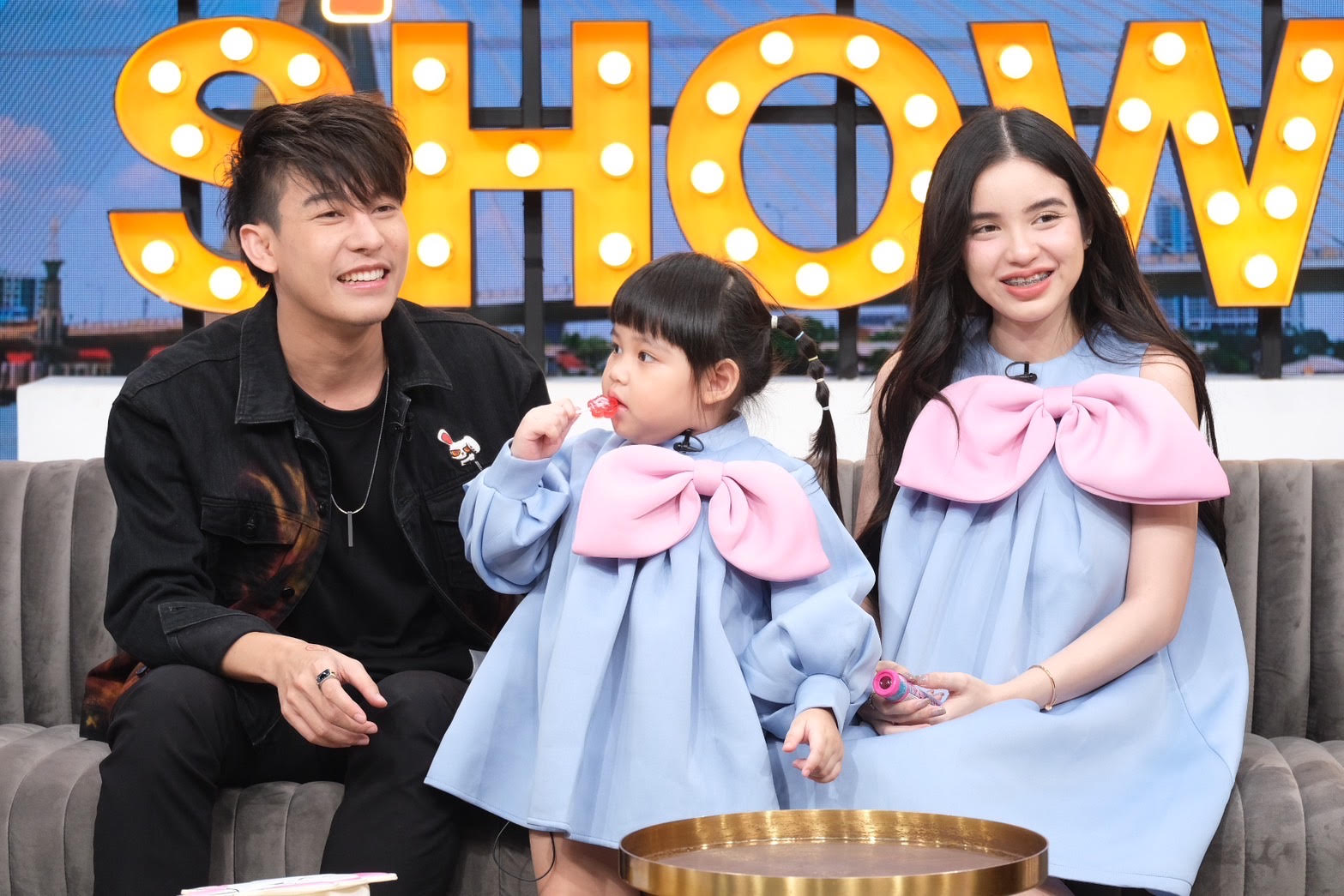 "เต้ย อภิวัฒน์" ควงภรรยาอัปเดตท้องลูกคนที่ 2 ประกาศลั่น ปิดอู่เตรียมขึ้นเขียงทำหมัน!
