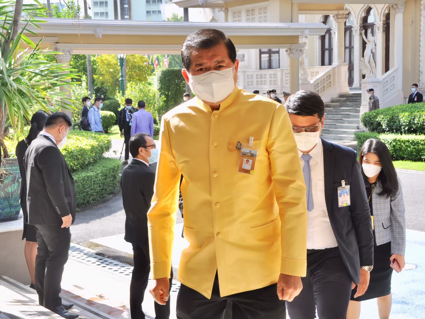 "นิพนธ์" ยันไม่มีกลั่นแกล้งทางการเมือง ปมที่ดิน "แม่ธนาธร" ยึดหลักกฎหมาย กำชับ "กรมที่ดิน" ให้ความเป็นธรรม 