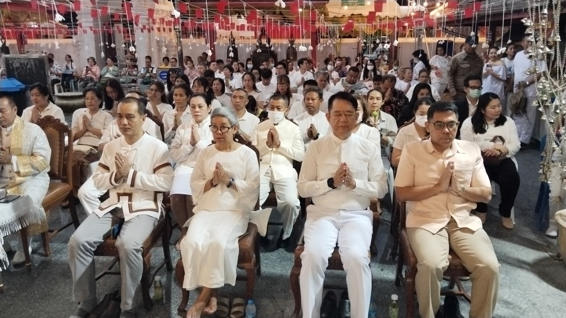 สุพรรณบุรีวัดป่าเลไลยก์เคาท์ดาวน์วิถีไทยสวดมนต์ข้ามปีและสวดบูชานพเคราะห์