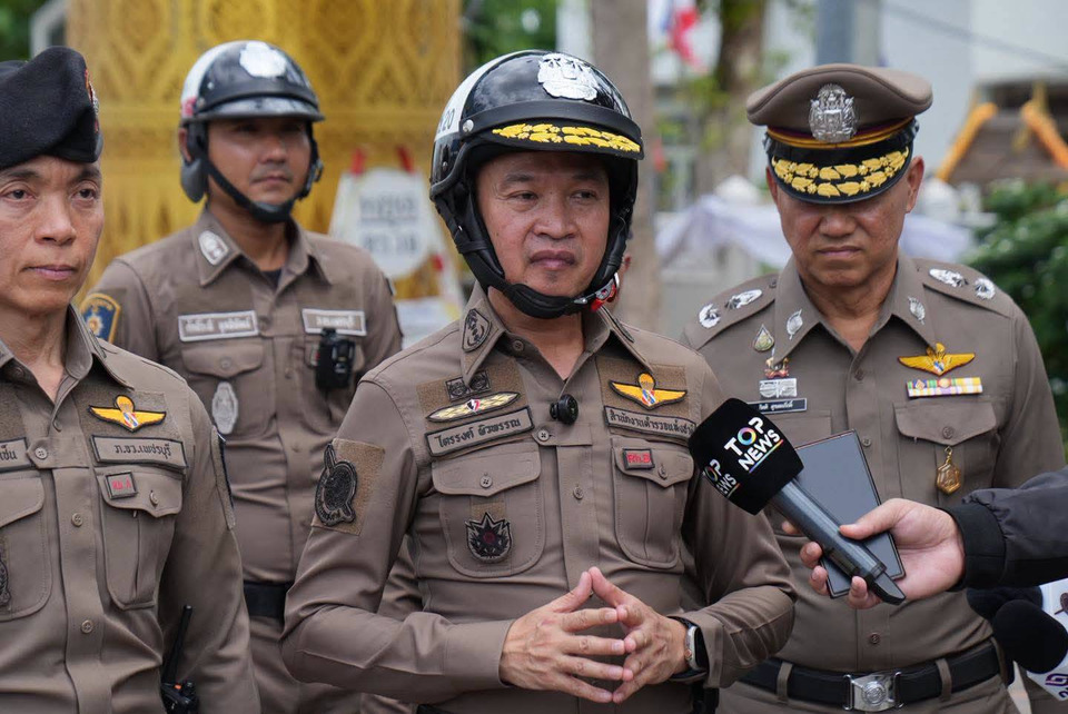 โฆษก ตร.สุ่มตรวจด่านเมืองเพชรบุรี กำชับโปร่งใส-ถูกระเบียบ ย้ำประชาชนมีสิทธิ์ถ่ายคลิปเป็นหลักฐาน