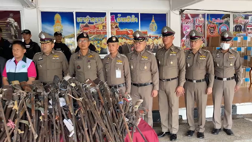 หนองบัวลำภูทำลายอาวุธปืนของกลางที่ศาลพิพากษาถึงที่สุดแล้วและขยายผลกวาดล้างแหล่งผลิต