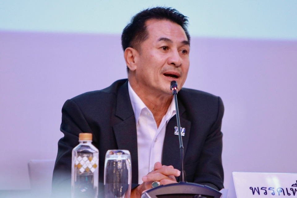 "ชลน่าน" ชี้ พ.ร.บ.ประชามติใหม่เป็น "ผลดี" กมธ.แก้รธน.ยันยึดกรอบเดิม เดินหน้าโหวตวาระ 2 เปิดสมัยวิสามัญฯ 18-19 พ.ย.