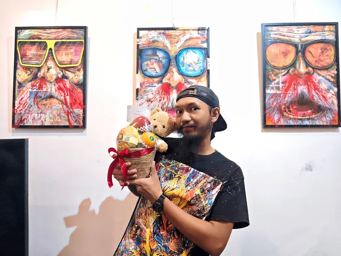 นิทรรศการ "REFLECTION OF HUMAN" The Third(3) Solo Exhibition by : Wudthipong Khammul