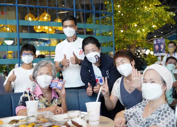 “ศิธา-สุดารัตน์”ลุยหาเสียงแฟชั่นไอซ์แลนด์  ชูนโยบาย'คิดต่างเพื่อคนกรุงเทพฯ'