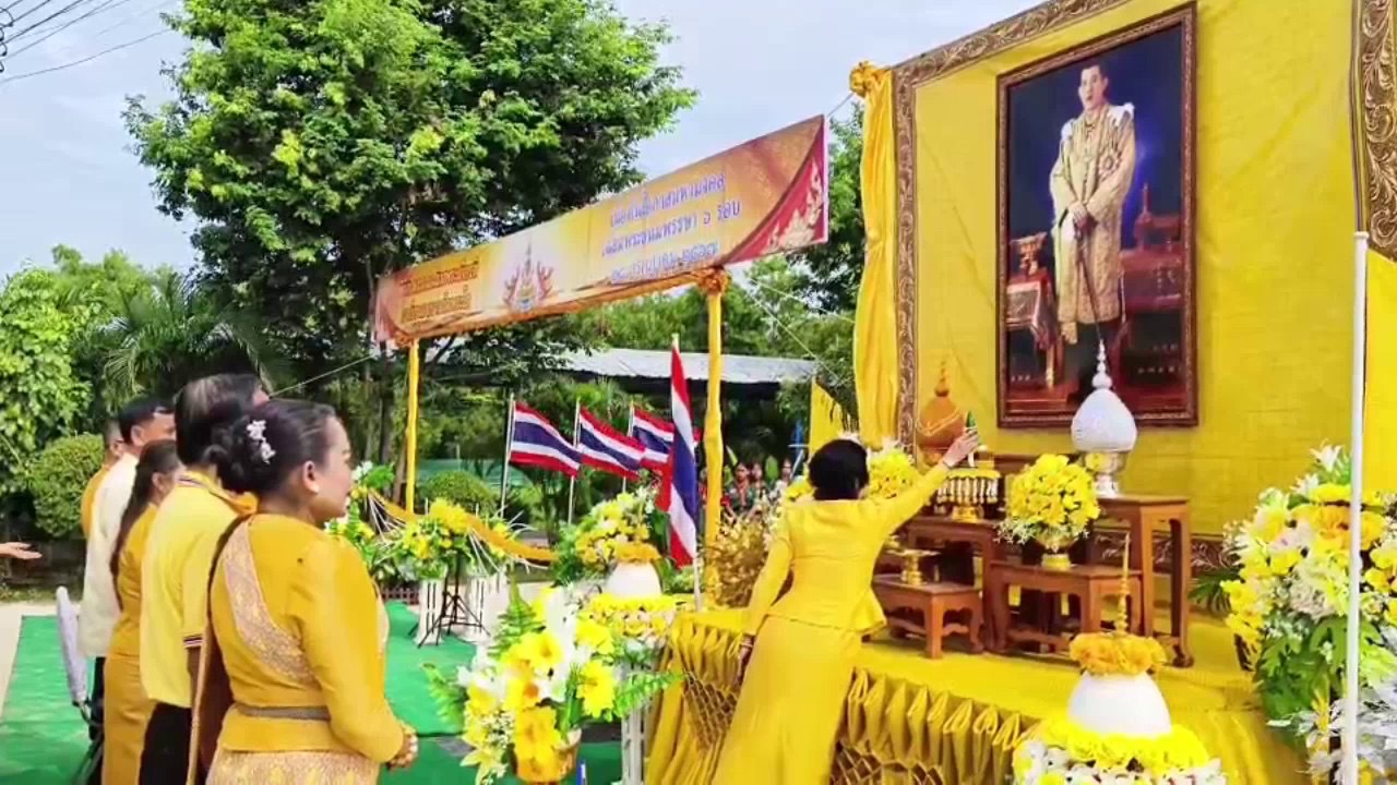 โรงเรียนอนุบาลวัดพระโตจัดยิ่งใหญ่เปิดถนนเฉลิมพระเกียรติ ร.10 ทำบุญตักบาตร  