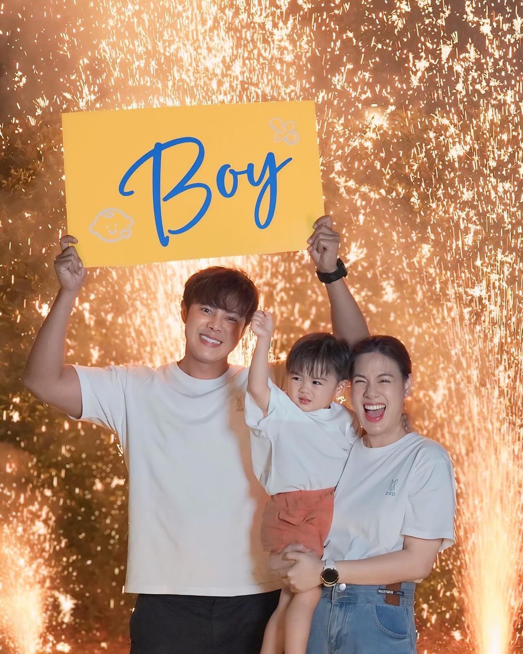 ยิ่งโตยิ่งหล่อ !! 'น้องกราฟ' ลูกชายหัวแก้วหัวแหวนคุณพ่อแมน การิน ว่าที่พระเอกในอนาคต 
