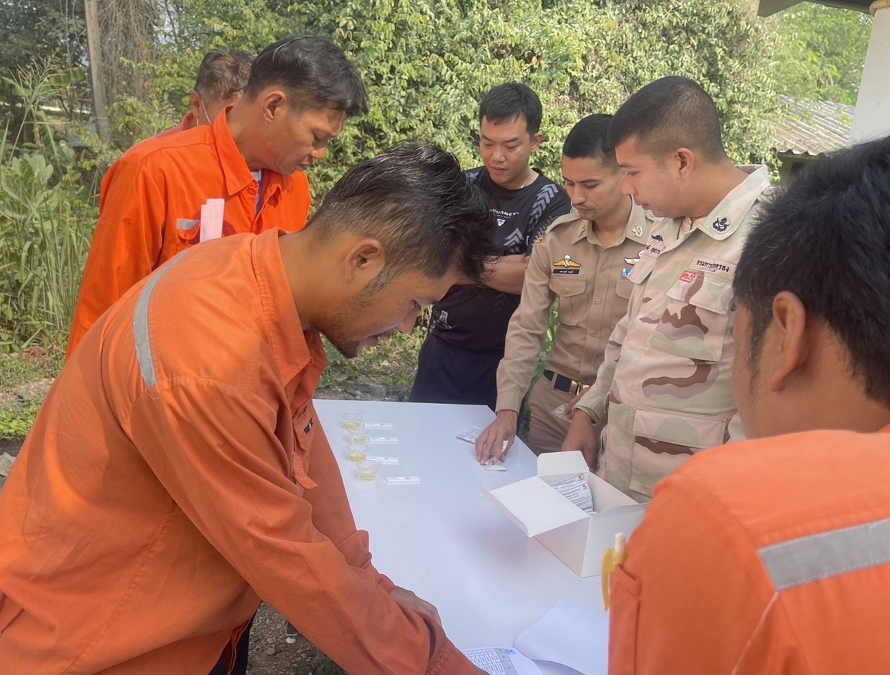 ประจวบคีรีขันธ์สุ่มตรวจ“สารเสพติดพนักงาน”ในธุรกิจขนส่งทางบกสร้างความมั่นใจสถานประกอบการสีขาว 100% 