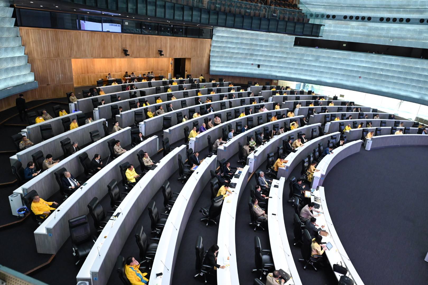 วุฒิฯ ถกญัตติราคาข้าวตกต่ำ สว.รุมถล่ม "ก.พาณิชย์" ถามทำอะไรอยู่