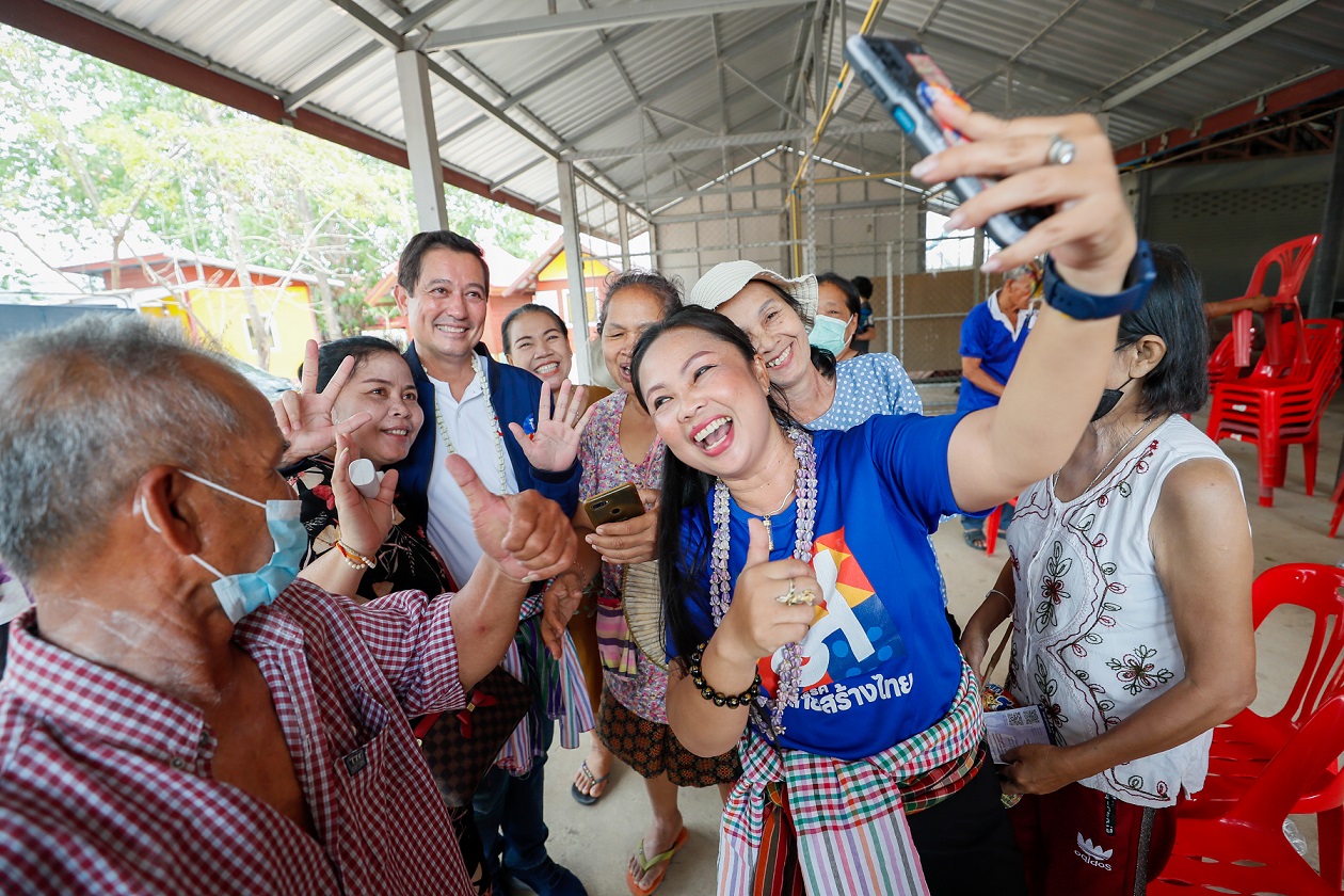 "ฐากร-อนุดิษฐ์"นำทัพปักธงอีสานลุยหาเสียง"กาฬสินธุ์-มหาสารคาม"ชูนโยบายไทยสร้างไทย