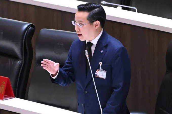 “อรรถวิชช์” ซัด กกพ. ทำโครงสร้างพลังงานผิดเพี้ยน-ดอง Data Center แนะก.พลังงานใช้งบ 70 เพิ่มรายได้รัฐ ดัน “เสรีโซลาร์” ลดภาระประชาชน  