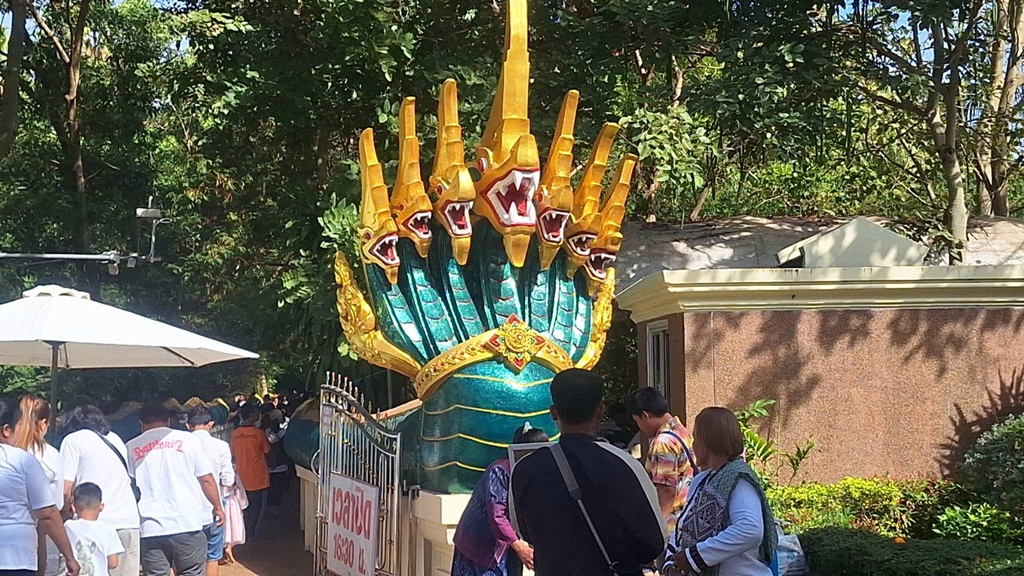 พรุ่งนี้รวย!! ส่องเลขเด็ดคำชะโนดขันน้ำมนต์ "พ่อจ้ำ"-เลขปากนาค